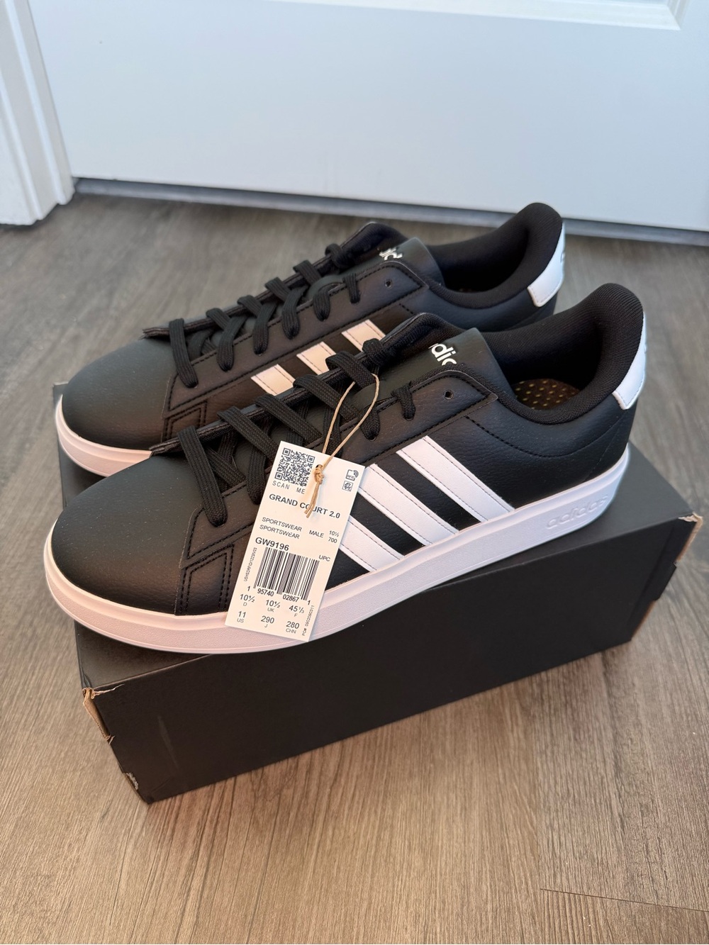 NWT Men’s Adidas Grand Court 2.0 Sneakers Size 11 Black & White Shoes Brand New! - Picture 2 of 12